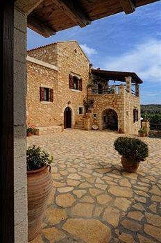 Strofilia Crete Vila *