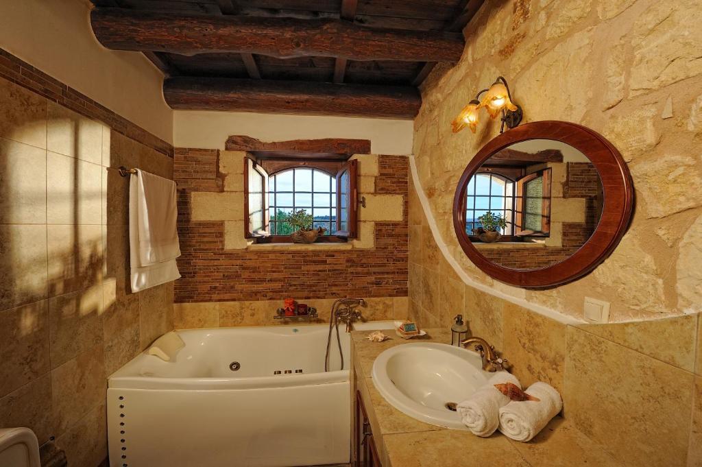 Strofilia Crete Vila *